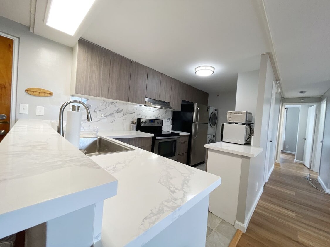 Primary Photo - Moiliili - King's Gate 2 bed, 2 bath, 1 pa...