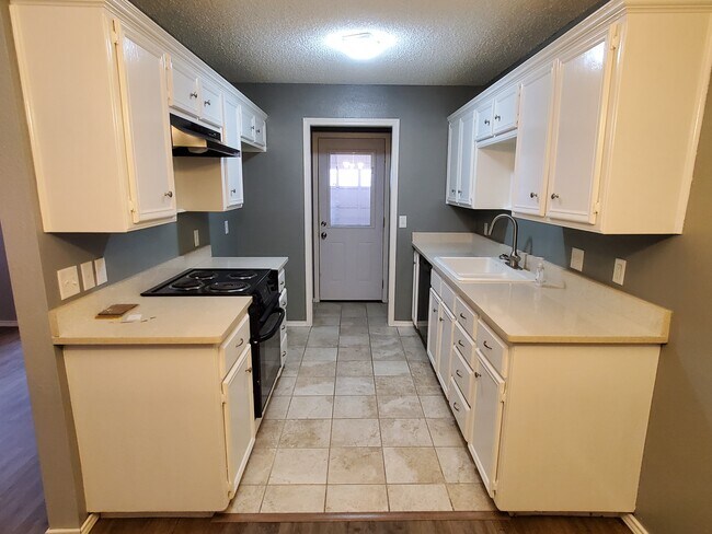 Kitchen - 9604 Orlando Ave
