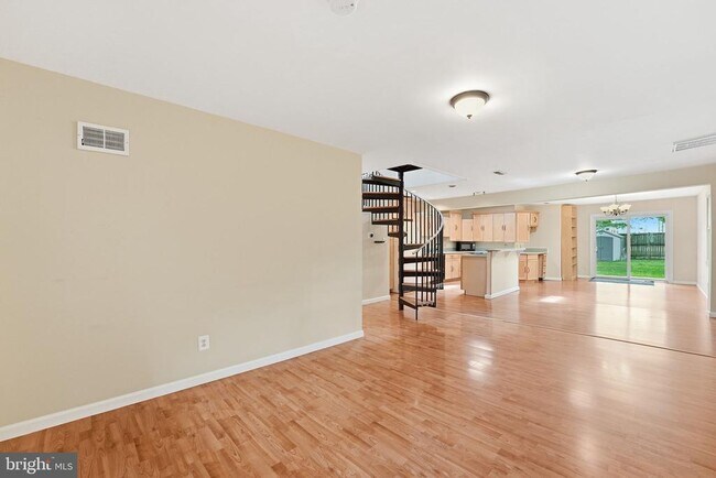 Foto del edificio - 7605 Fisher Dr