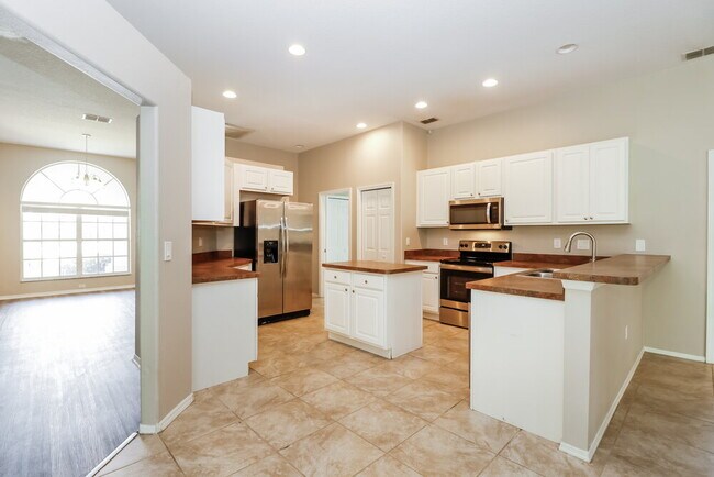 Foto del edificio - 1326 Kinsmere Dr