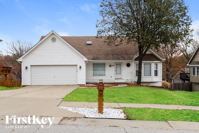 Foto principal - 8509 N McDonald Ave