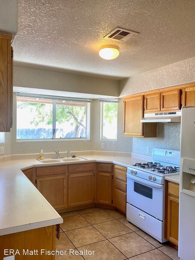 Building Photo - 4 br, 2 bath House - 7246 E 25th Street