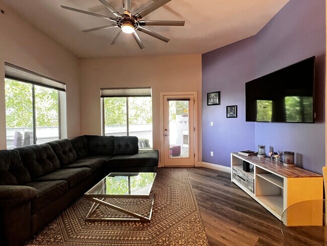 Foto del edificio - 945 E Playa del Norte Dr