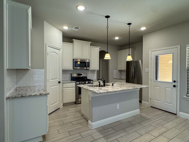 Foto del edificio - 7836 Cottonwood Dr