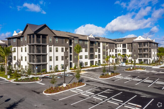 Building Photo - Botanic Waterside at Lakewood Ranch