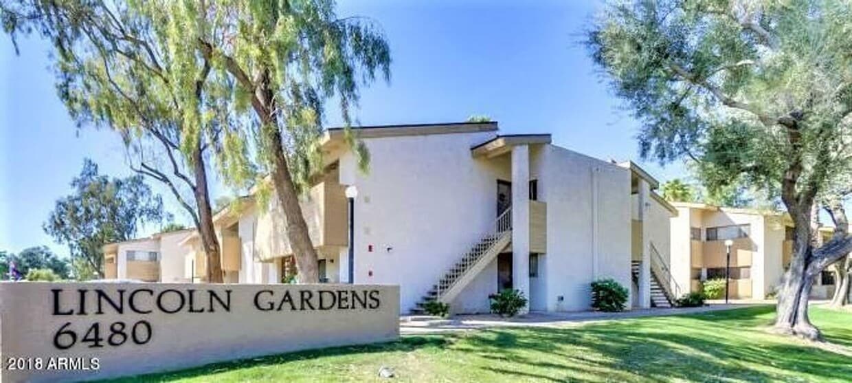 Primary Photo - Gorgeous 2 bedroom, 2 bathroom second floo...