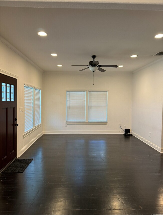 Foto del edificio - 200 Blanco Rd