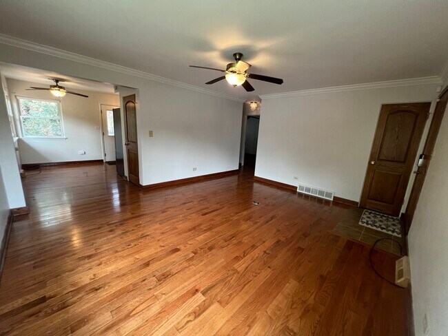 Foto del edificio - 827 E South Broadway Ave