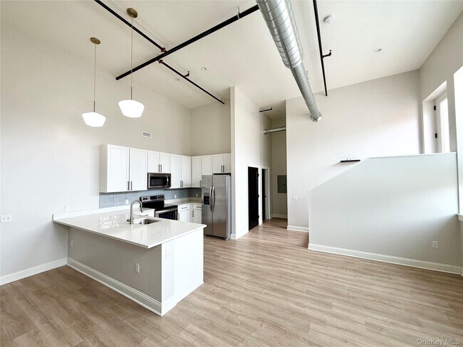 Building Photo - 17 Anya Ct