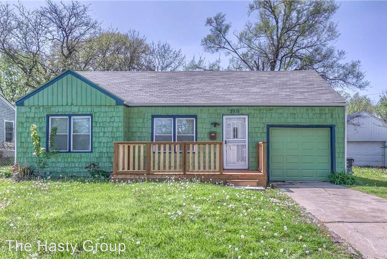 Primary Photo - 3 br, 2 bath House - 7916 Prospect Ave