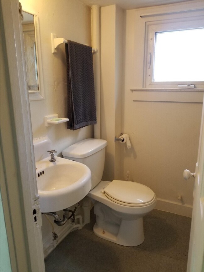 bathroom - 129 Elm Rd NE