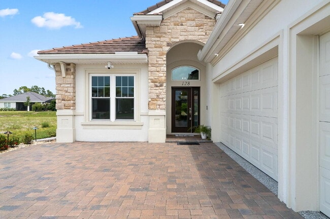 Building Photo - 128 Del Palma Dr