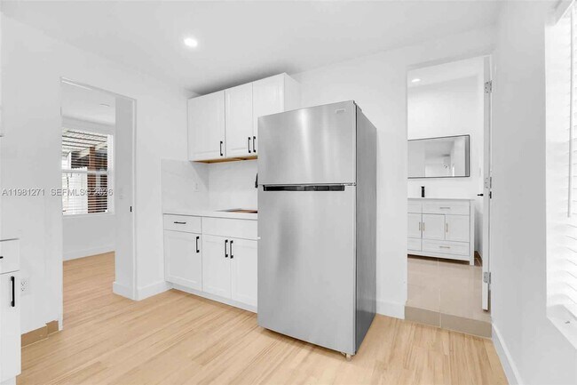 Foto del edificio - 2419 Coolidge St