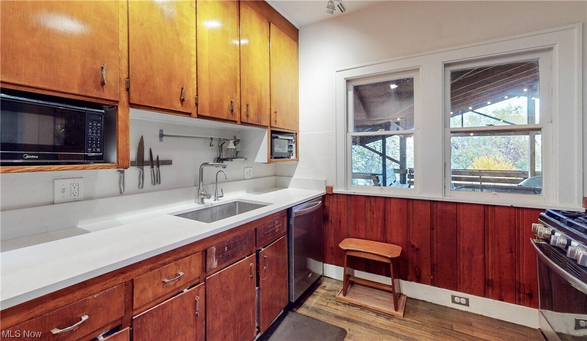 Primary Photo - 2863 W 11th St
