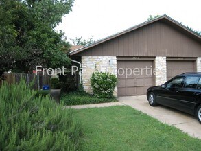Building Photo - 2804 Thrushwood Dr