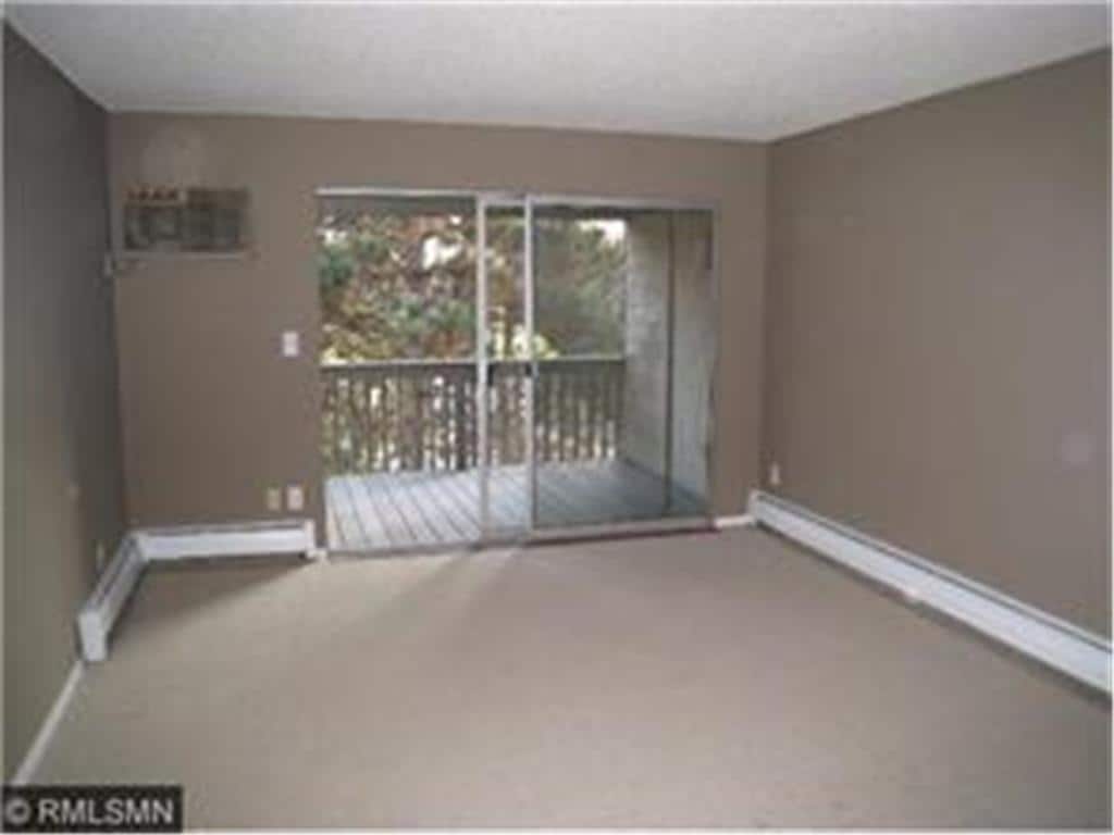 2800 Hamline Ave N Unit 245, Roseville, MN 55113 Room for Rent in