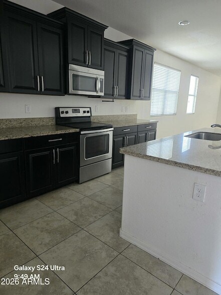 Foto del edificio - 2421 S 103rd Dr