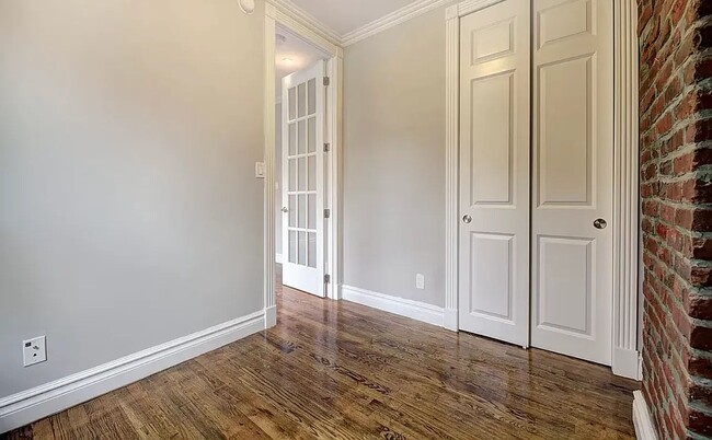 Foto del edificio - 410 E 13th St