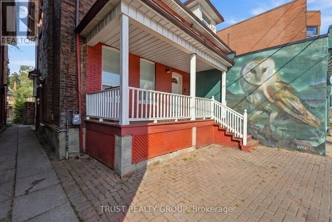 Building Photo - 2279 Dundas St W