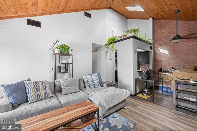 Foto del edificio - 24 Brookside Ct