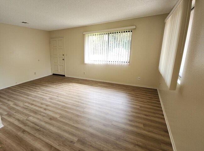 Foto del edificio - Your perfect Ventura retreat—spacious 3 be...