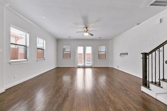 Foto del edificio - 5633 Petty St