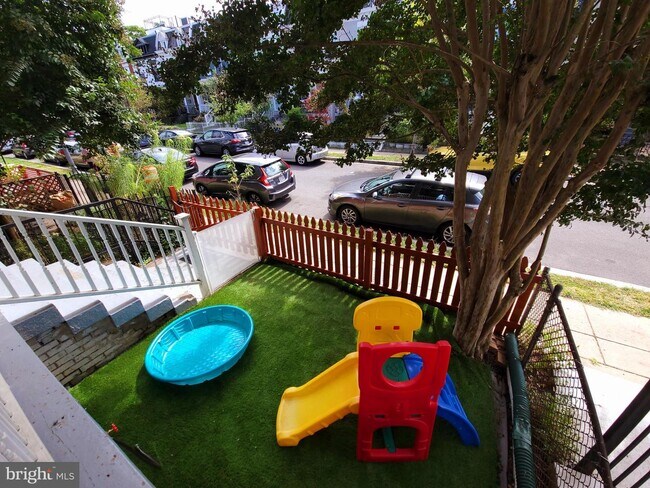Foto del edificio - 1433 Perry Pl NW