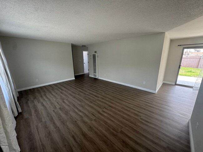 Building Photo - 1071 Osage Dr
