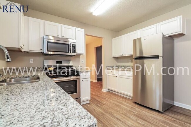Building Photo - Now Available 3 bedroom 3 baths