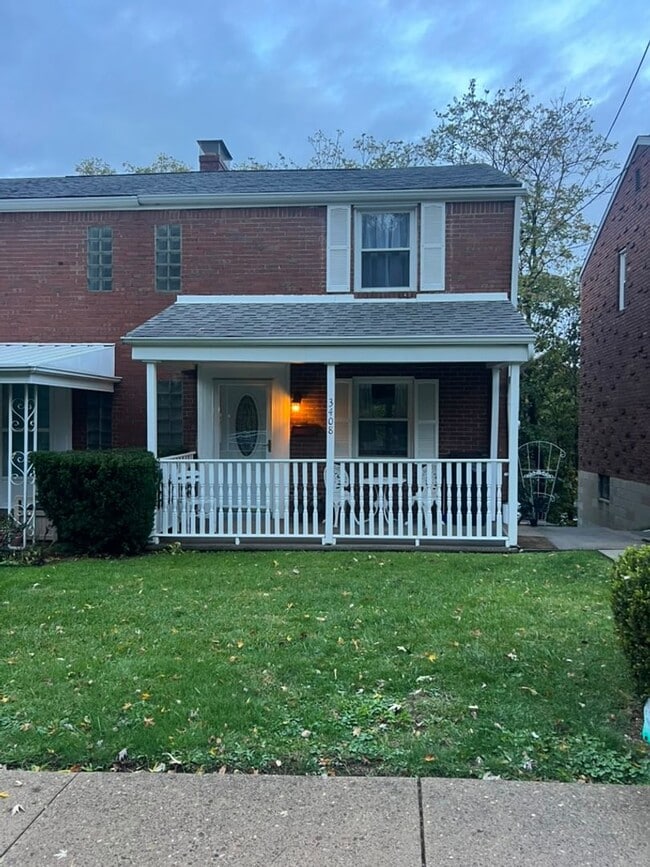 Updated 2 bedroom cutie in Brentwood! - Updated 2 bedroom cutie in Brentwood! House