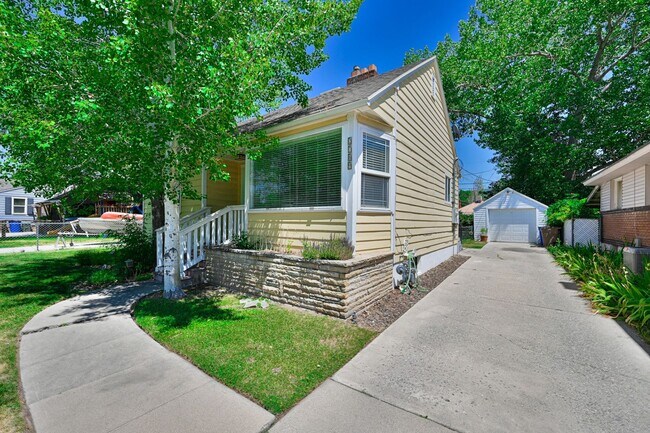 Building Photo - Beautiful Home in Sugarhouse Location!