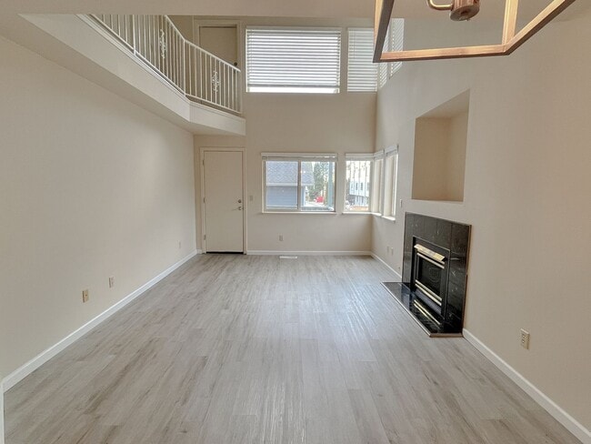 Building Photo - 32-6442