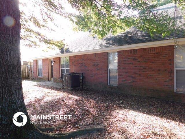 Foto del edificio - 8104 Longbranch Dr