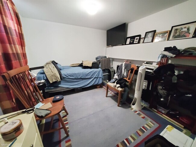 Building Photo - 1 br, 1 bath Condo - 63 Van Buskirk Ave Un...