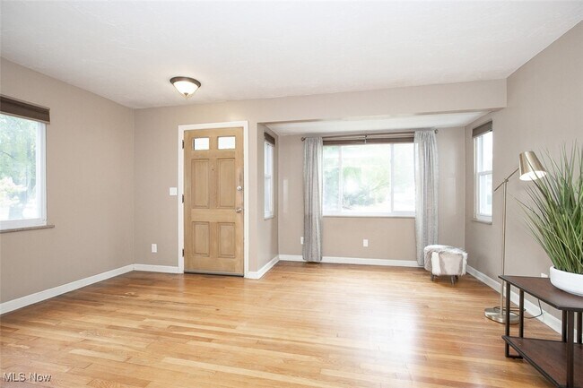 Foto del edificio - 4344 W 227th St