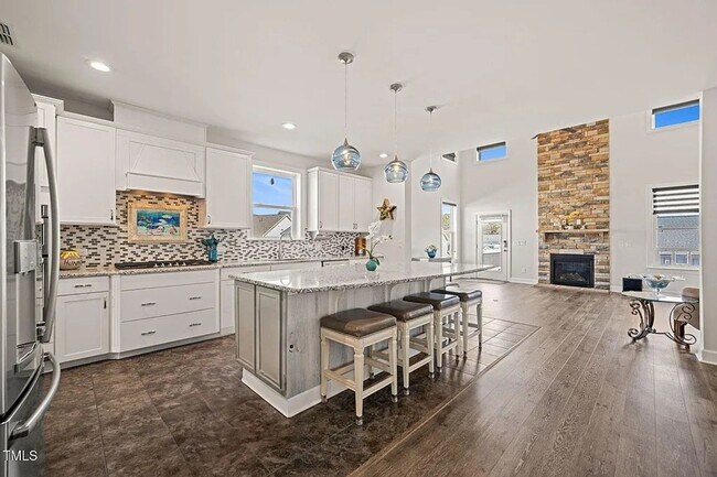 Foto del edificio - Stunning 5 Bedroom, 4.5 Bathroom House in Wake Forest
