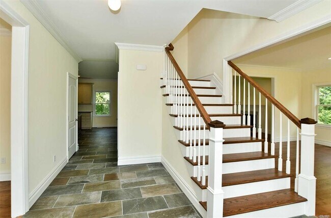 Foto del edificio - 52 Hillside Pl