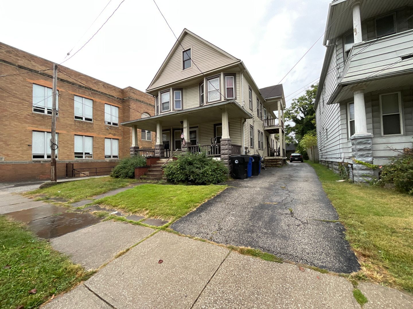 6807 Worley Ave Cleveland, OH 44105 – photo 1