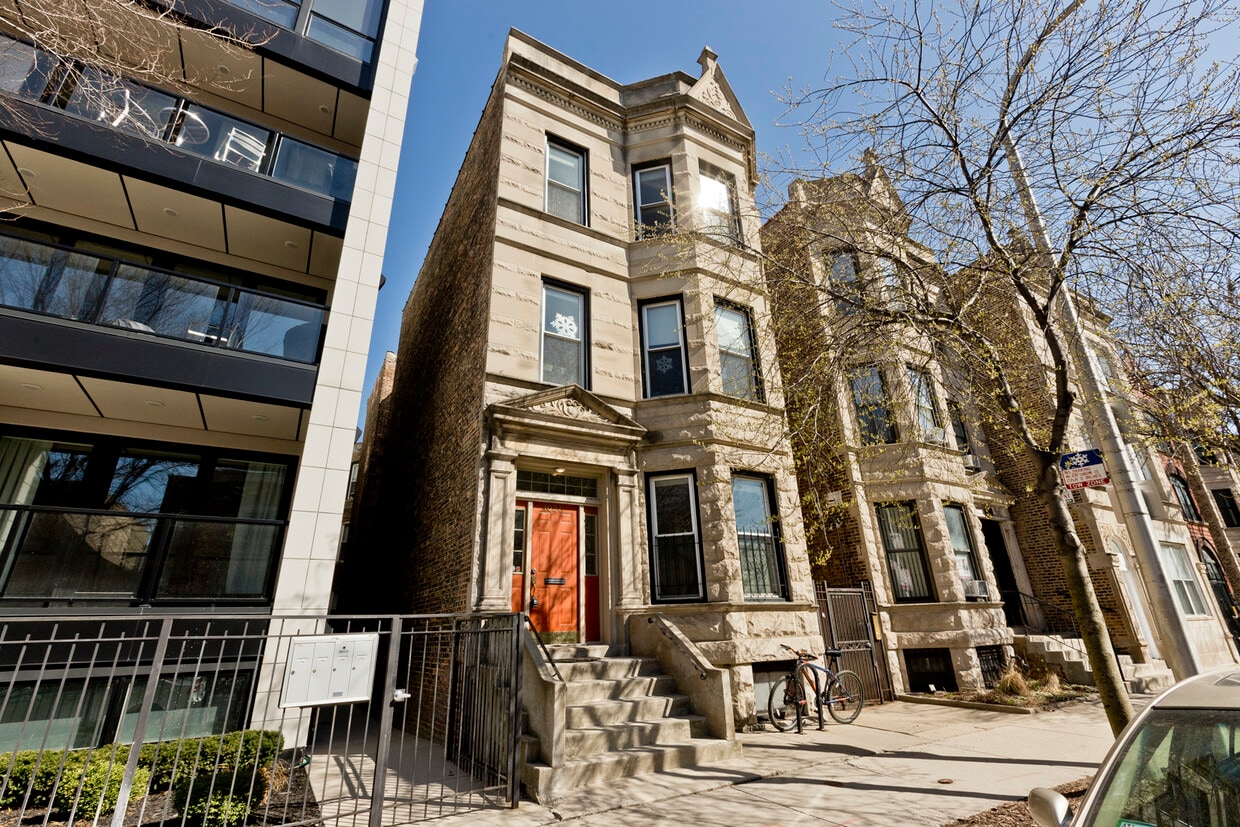 Foto principal - 1037 S Racine Ave