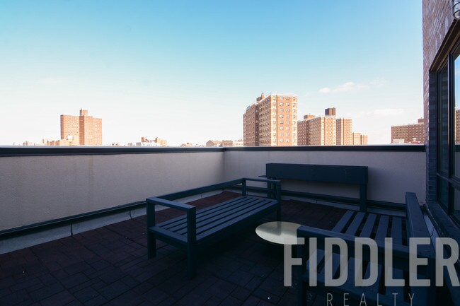 Foto del edificio - 880 Dekalb Ave