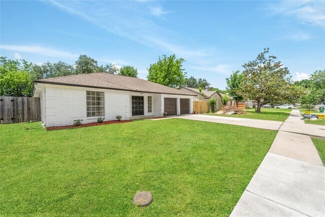Building Photo - 10530 Tenneco Dr