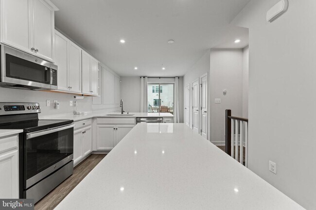 Building Photo - 224 S Newkirk St