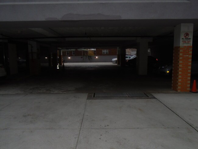 Foto del edificio - 84-11 Lander St