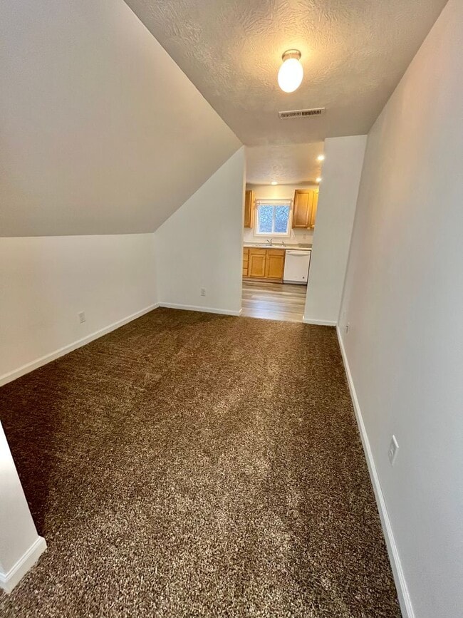 Foto del edificio - 815 W 11th St