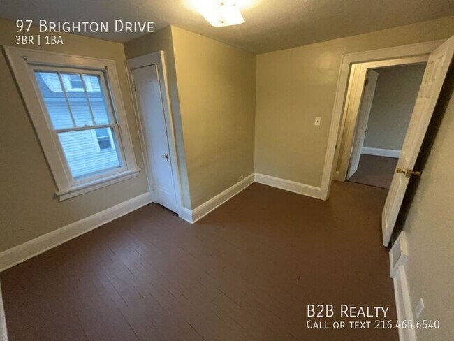 Foto del edificio - 97 Brighton Dr
