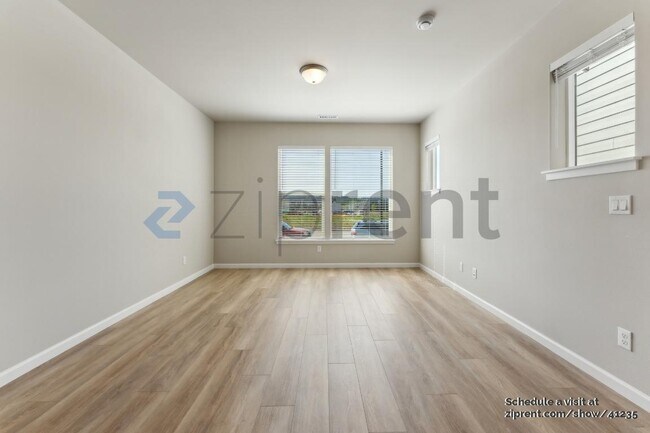 Foto del edificio - 8457 SE Kinnaman St