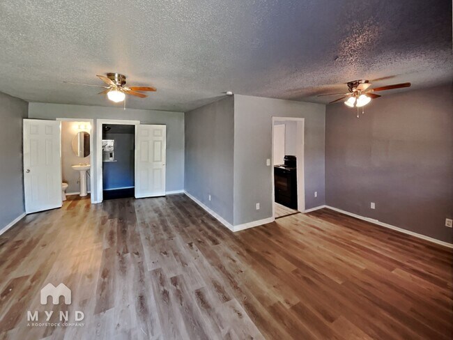 Foto del edificio - 1805 Trenton Dr