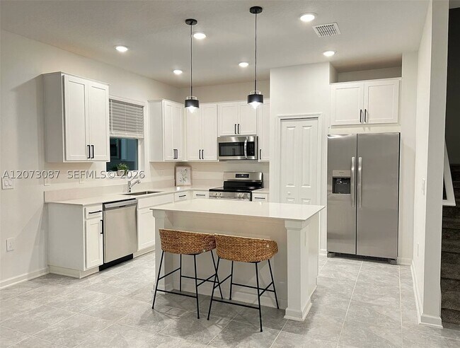 Building Photo - 2622 Runners Cir