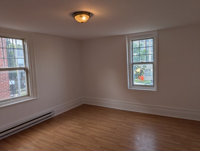 Building Photo - 20 Rue Saint-Joseph