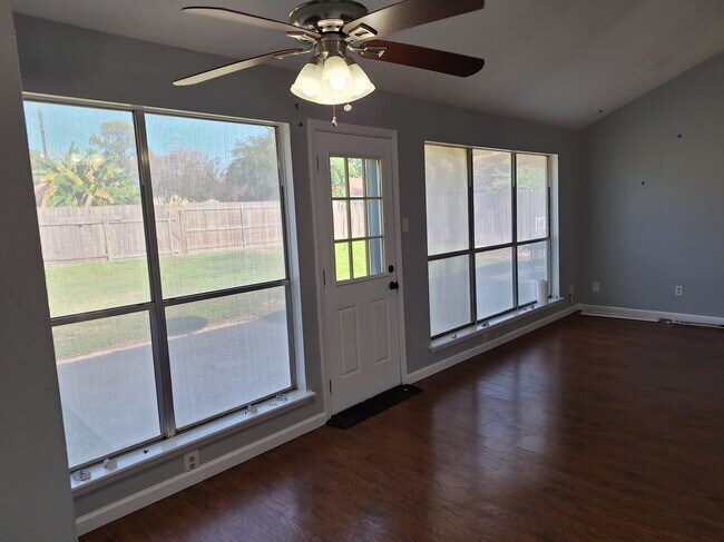 Building Photo - 4206 Owens Creek Ln